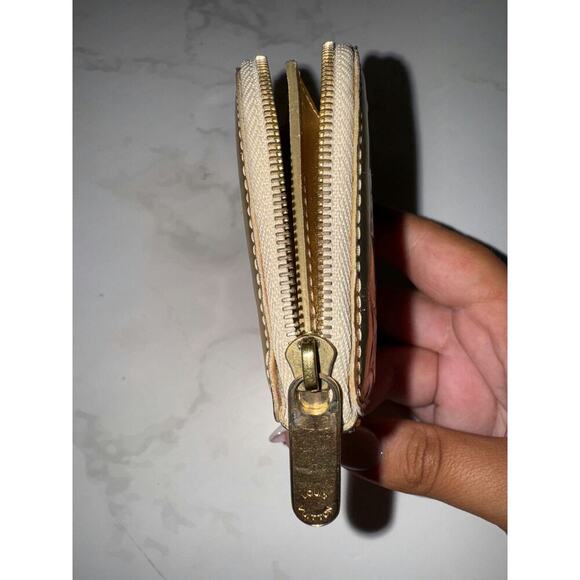 Louis Vuitton Coin Wallet in Gold - Excellent Condition - Picture 3 of 3